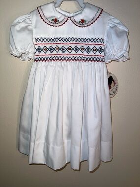 Vintage Sarah Louise White Hand Smocked Peter Pan Collar Dress.